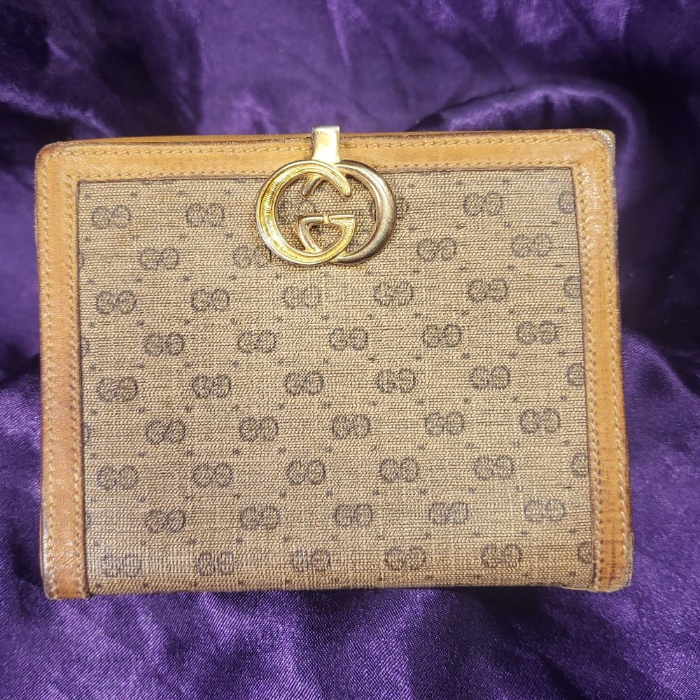 Gucci Micro GG Compact Wallet